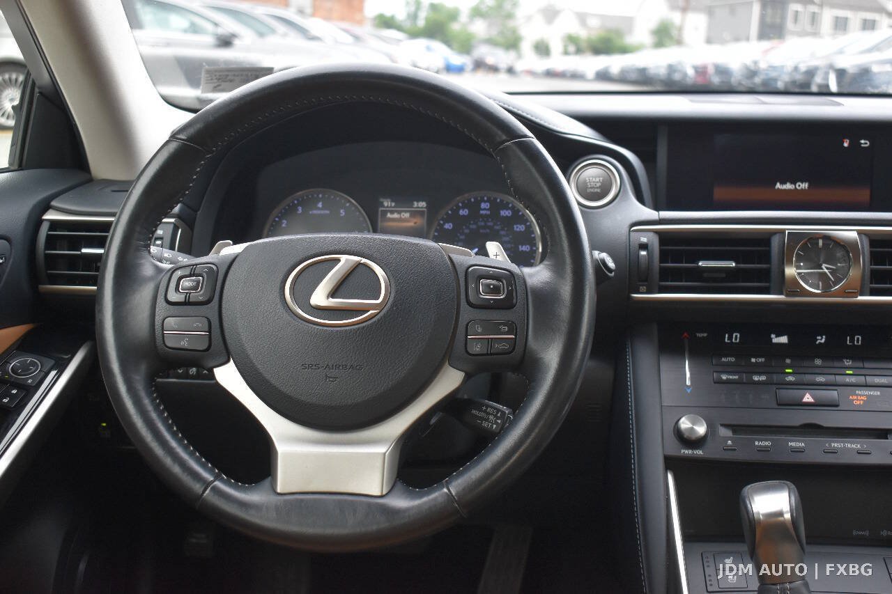 Used 2018 Lexus IS 300 AWD w/ Comfort Package image 19