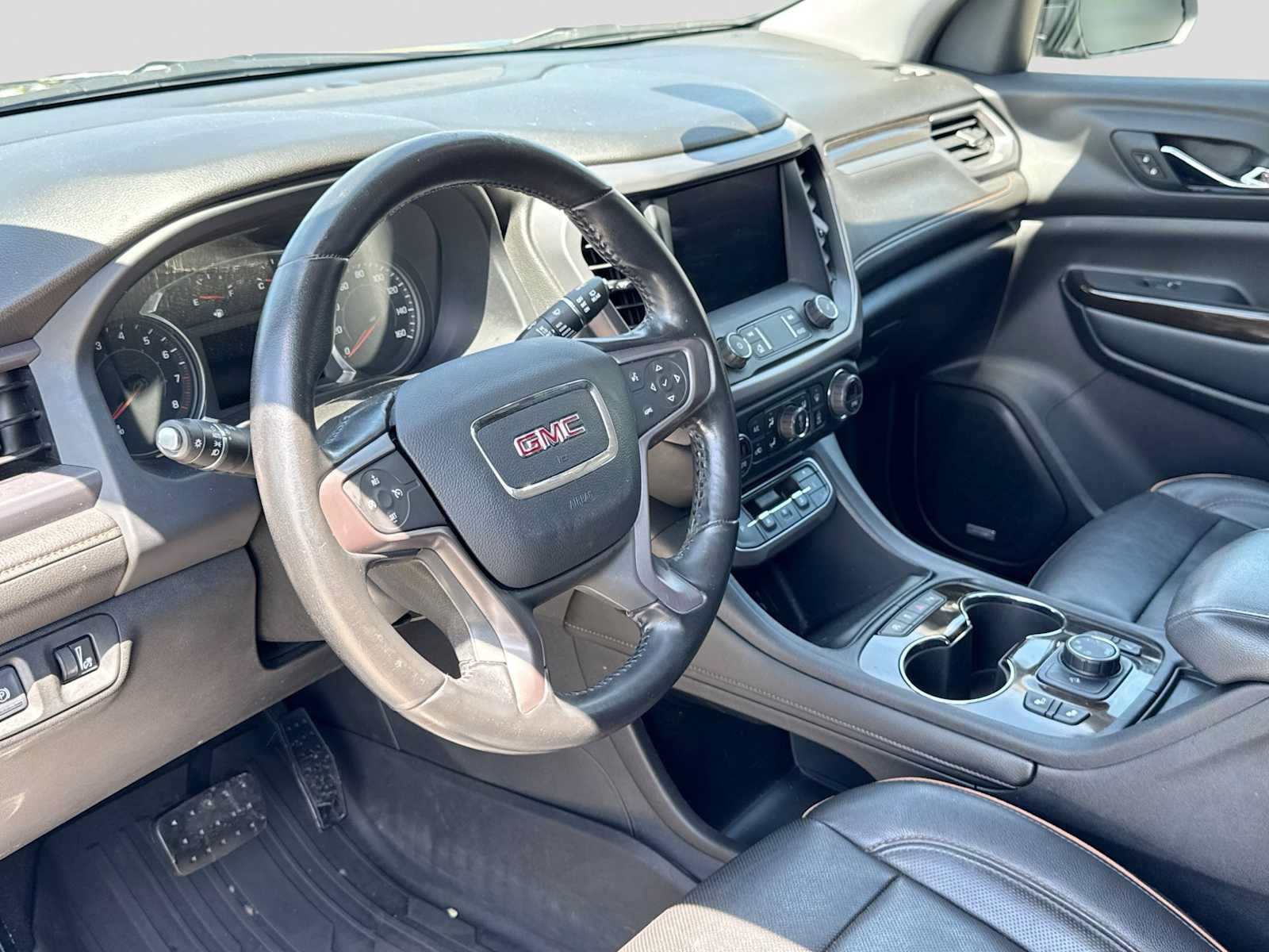 Used 2020 GMC Acadia AT4 w/ Trailering Package AWD/4WD image 2