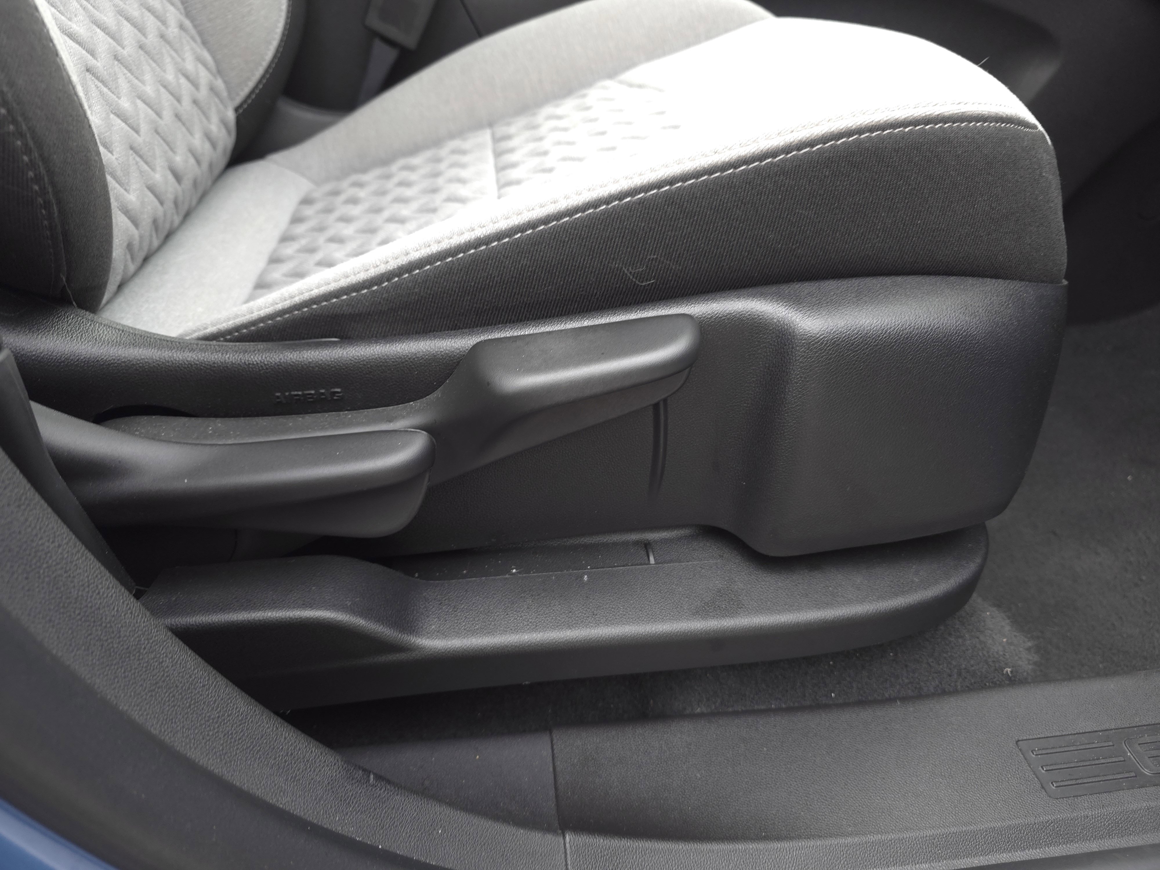 Used 2024 Chevrolet Equinox LS w/ LS Convenience Package image 35