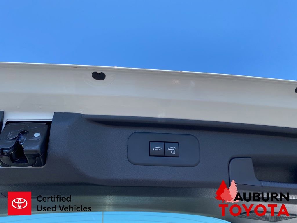 Certified 2025 Toyota Grand Highlander AWD image 12