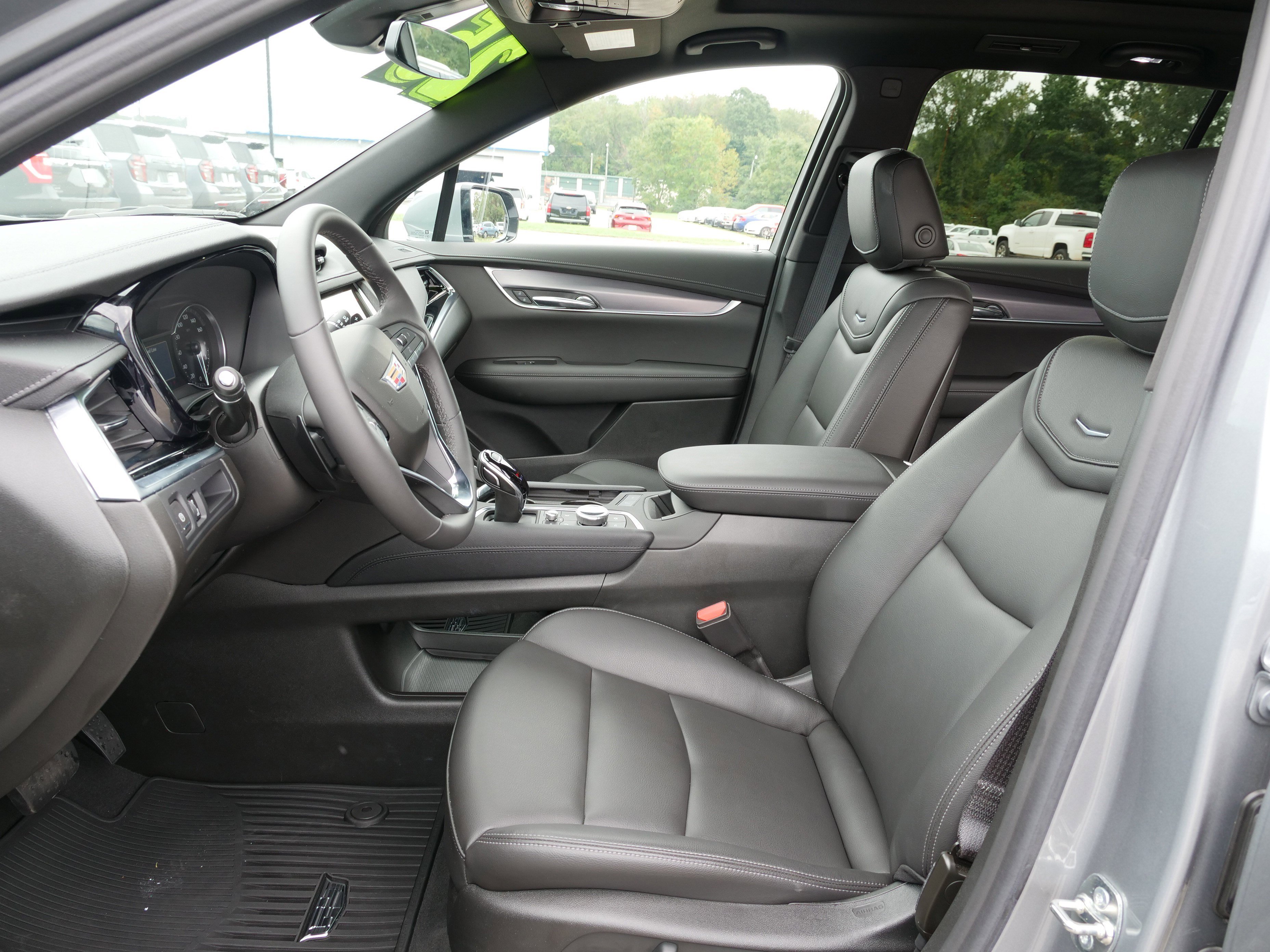 Certified 2025 Cadillac XT6 Luxury image 17