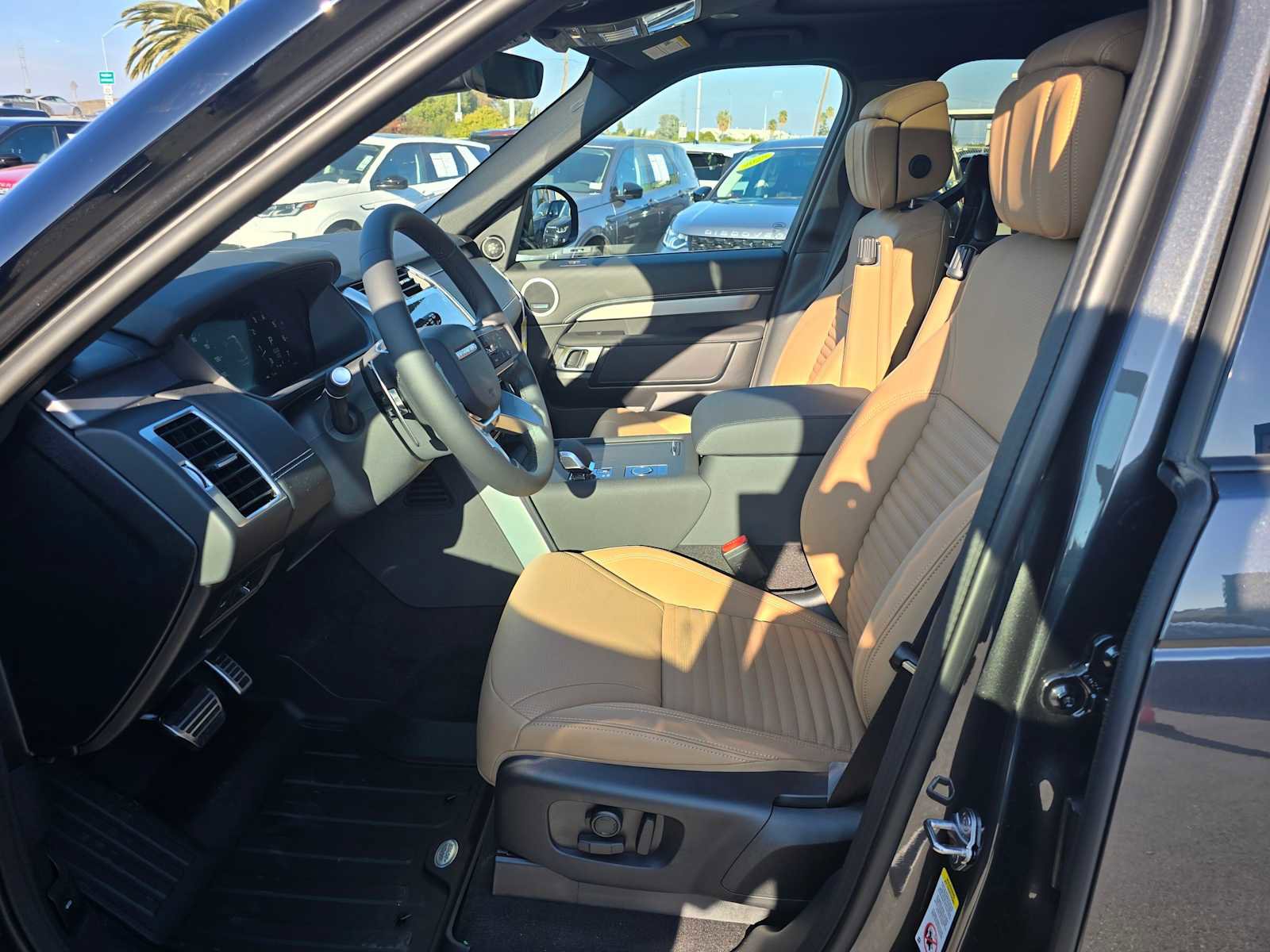 New 2025 Land Rover Discovery Dynamic SE image 20