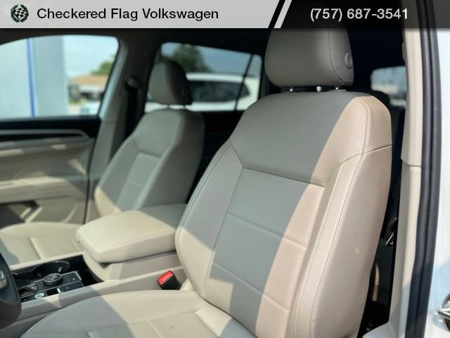 Used 2023 Volkswagen Atlas SE w/ Black Wheel Package AWD/4WD image 19