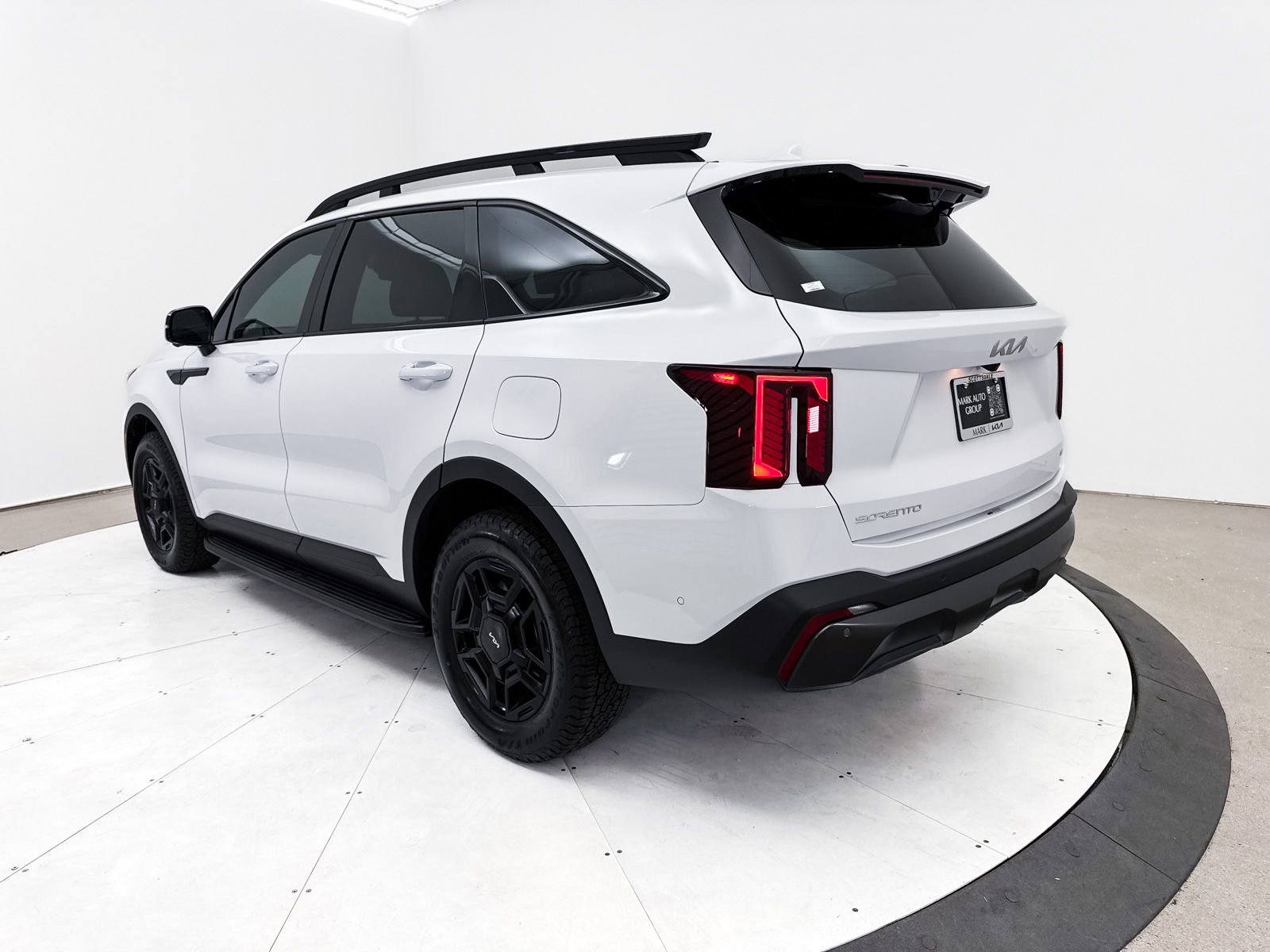 Certified 2024 Kia Sorento SX Prestige w/ Olive Brown Leather Package AWD/4WD image 19