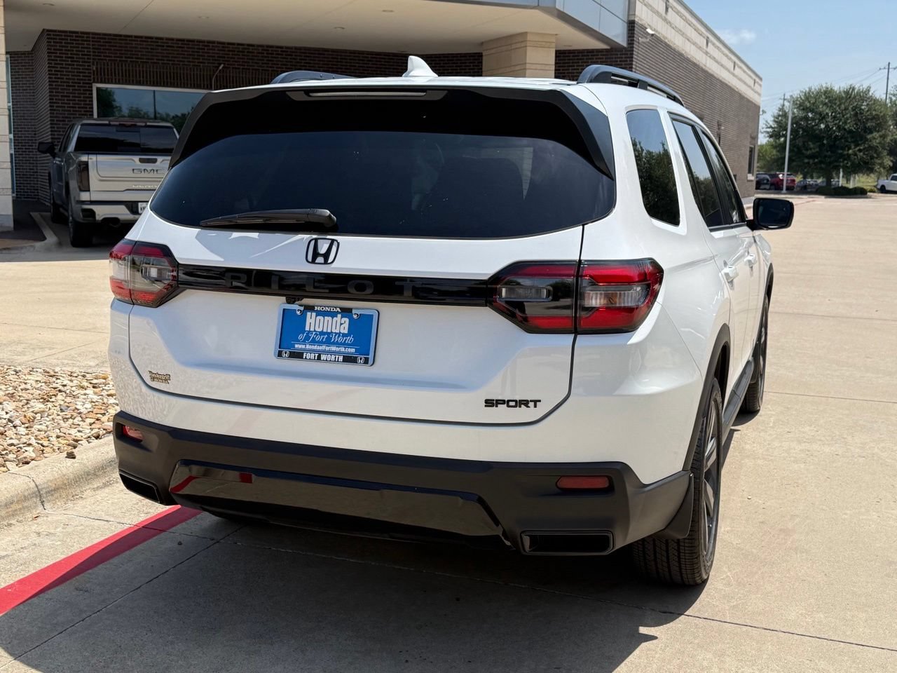 Used 2026 Honda Pilot Sport image 6
