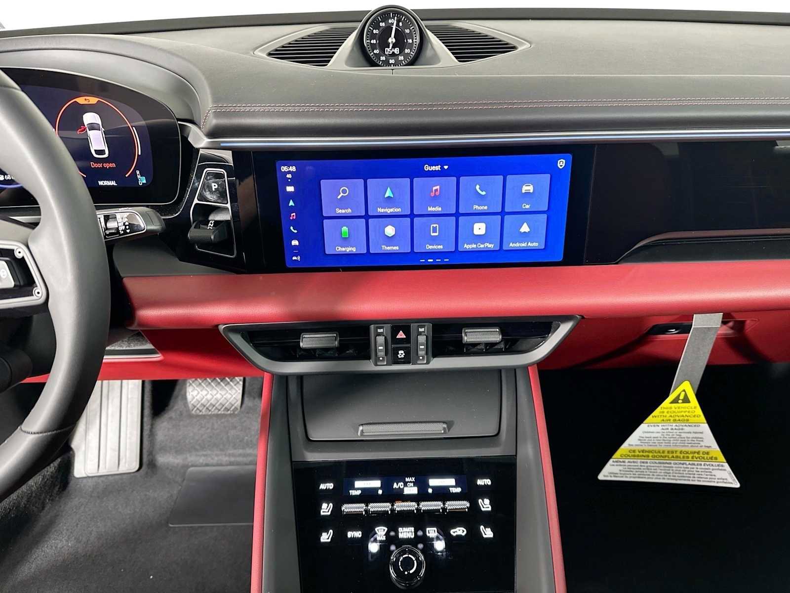 Certified 2024 Porsche Macan 4 Electric image 15