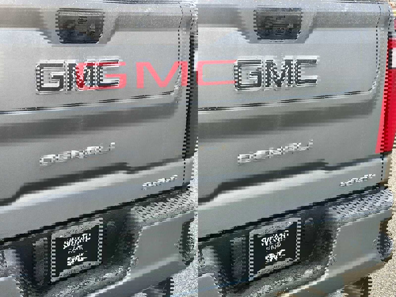 New 2026 GMC Sierra 2500 Denali w/ Denali Reserve Package image 13