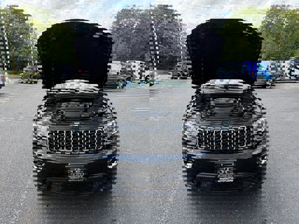 Used 2017 Jeep Grand Cherokee Laredo w/ Quick Order Package 23E image 32