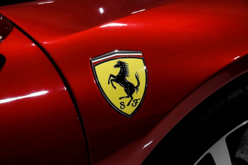 Used 2022 Ferrari SF90 Spider image 42