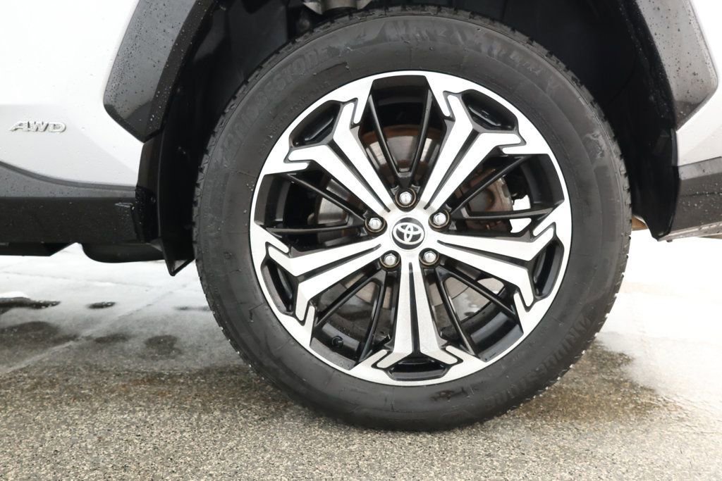 Used 2021 Toyota RAV4 XSE w/ Weather Package image 7