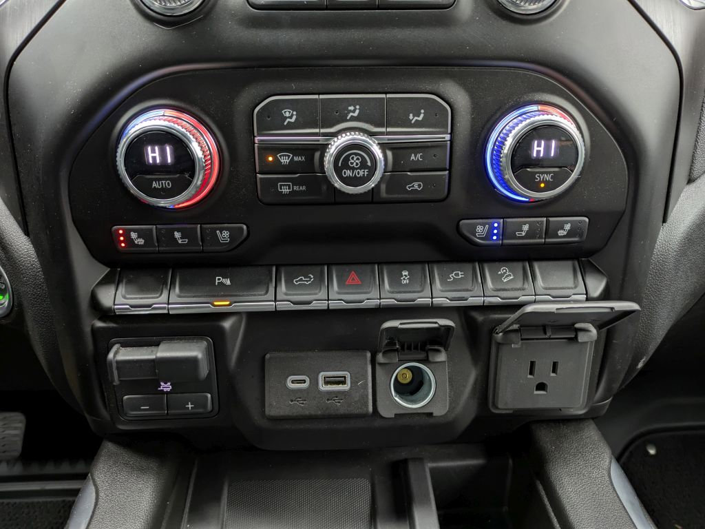 Certified 2023 GMC Sierra 2500 AT4 w/ AT4 Preferred Package image 22