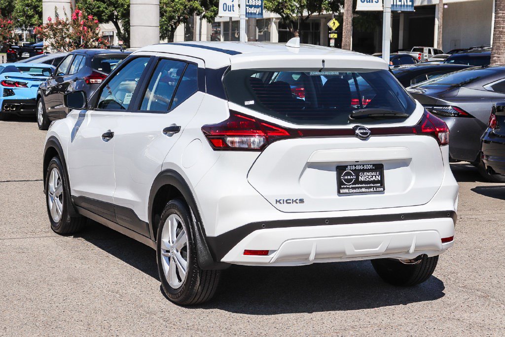 Certified 2025 Nissan Kicks Play S FWD image 6