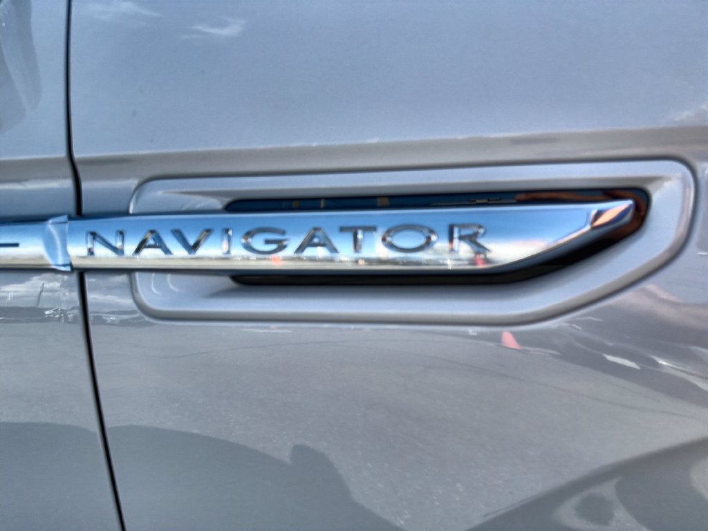 Used 2019 Lincoln Navigator Reserve AWD/4WD image 15