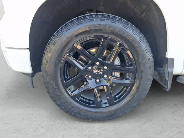 Used 2024 Chevrolet Silverado 1500 RST w/ Dark Appearance Package AWD/4WD image 29