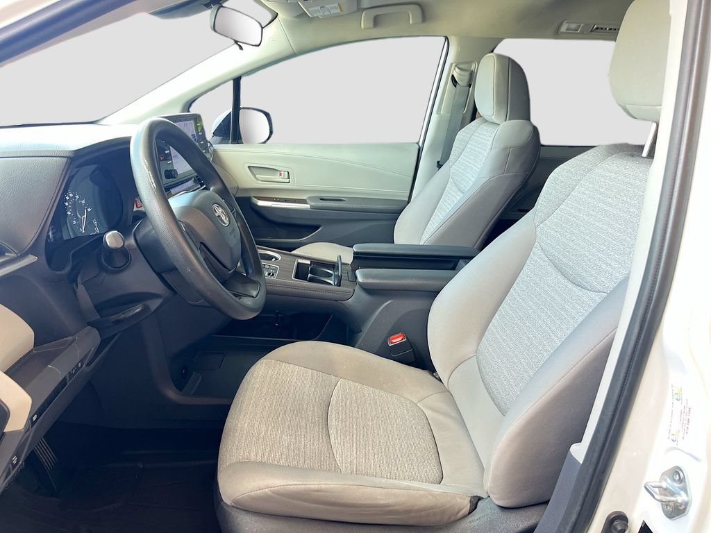 Used 2023 Toyota Sienna LE FWD image 19