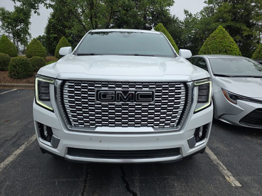 Used 2021 GMC Yukon Denali AWD/4WD image 3