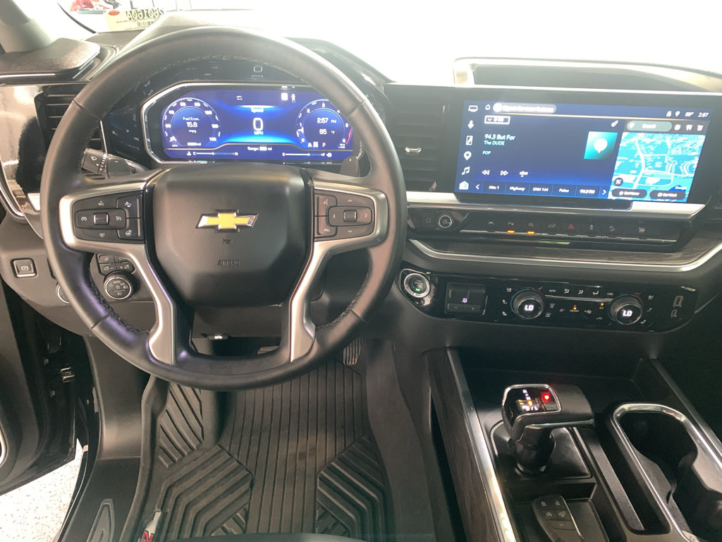 Used 2023 Chevrolet Silverado 1500 LTZ AWD/4WD image 16