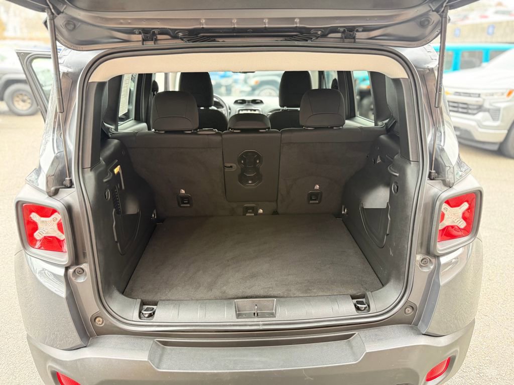 Used 2022 Jeep Renegade Latitude w/ Convenience Group image 29