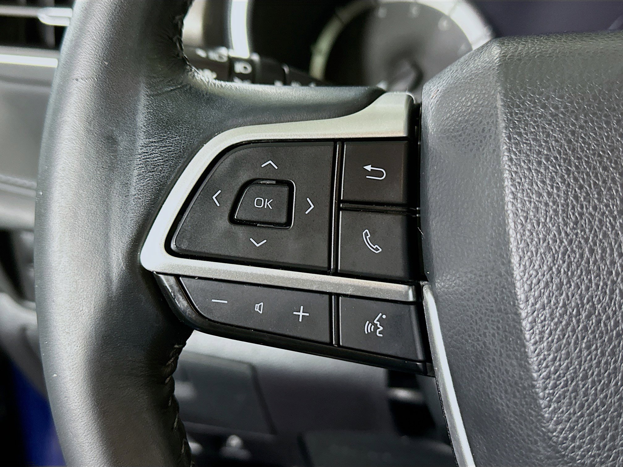 Used 2023 Toyota Highlander XLE image 16