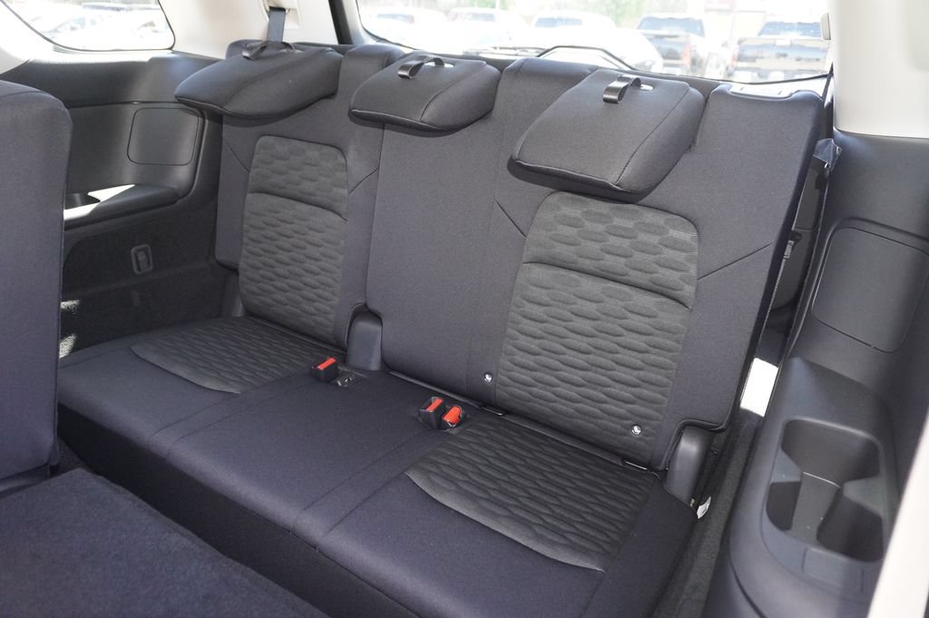 Used 2025 Nissan Pathfinder SV FWD image 11