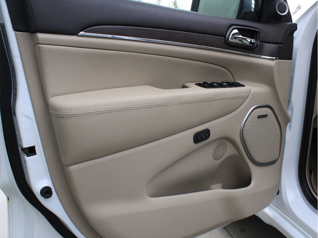 Certified 2021 Jeep Grand Cherokee Overland image 9