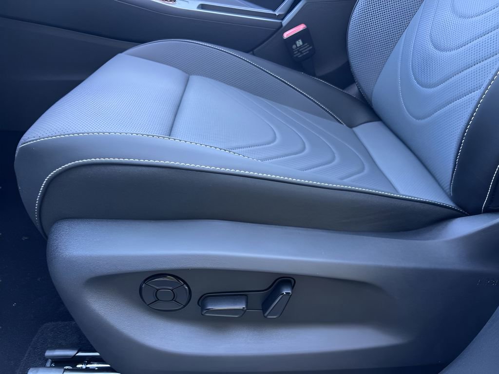 New 2026 Volkswagen Tiguan SE R-Line image 12