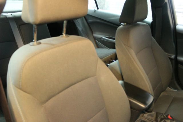 Used 2017 Chevrolet Cruze LT image 11