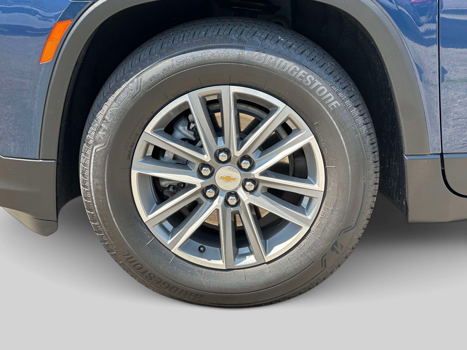 Used 2023 Chevrolet Traverse LT FWD image 5