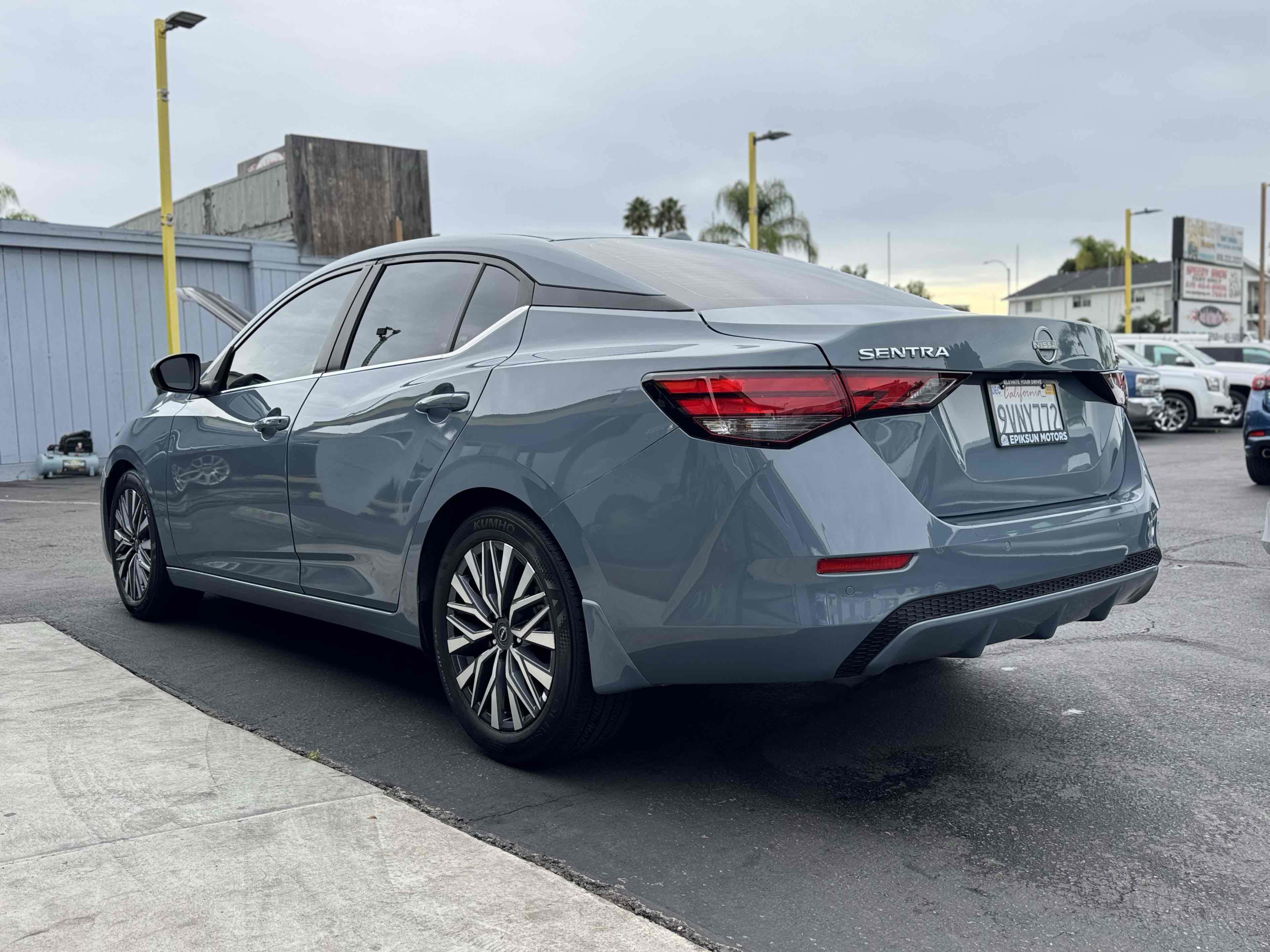 Used 2024 Nissan Sentra SV FWD image 6