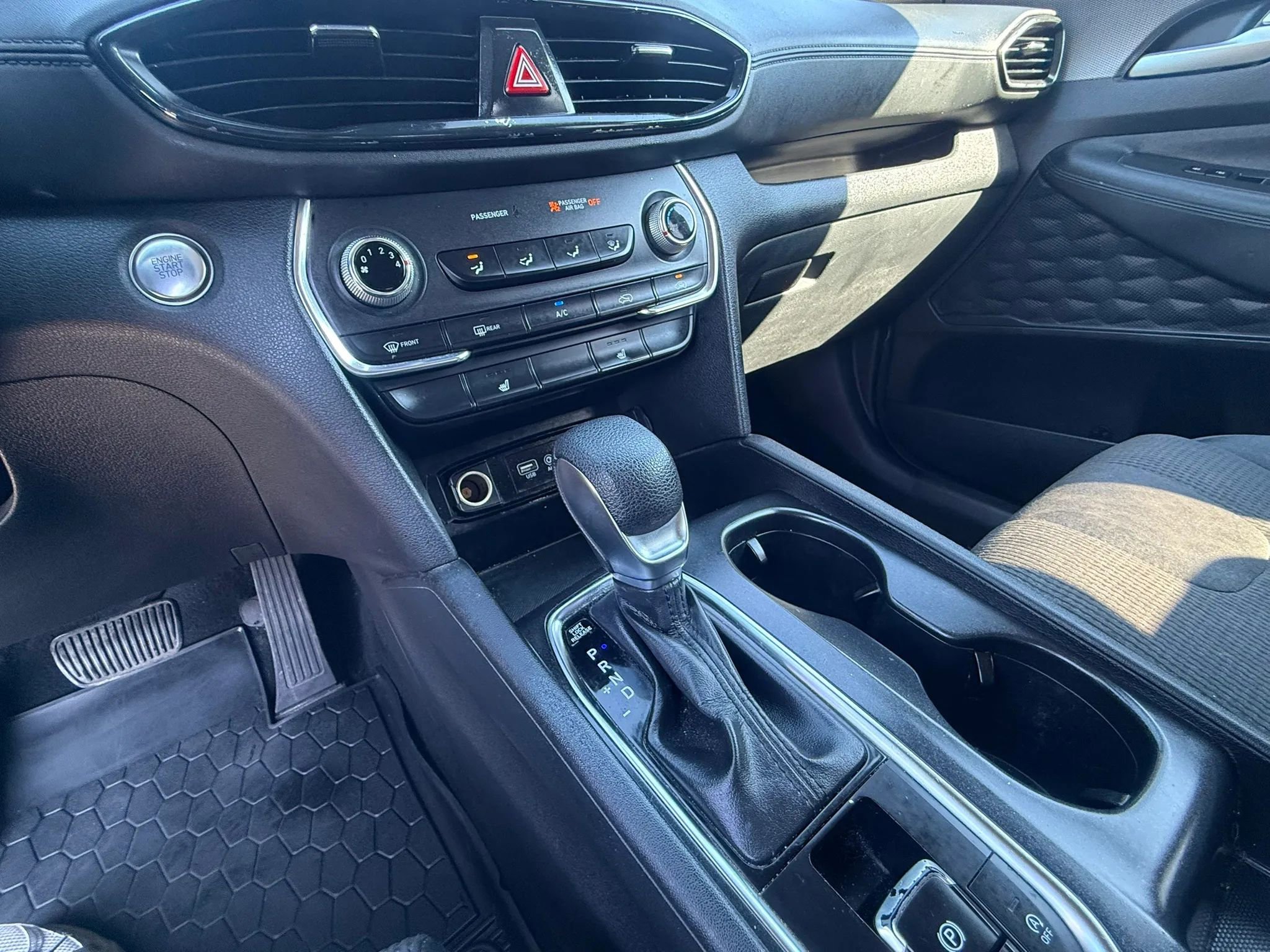 Used 2020 Hyundai Santa Fe SEL FWD image 10