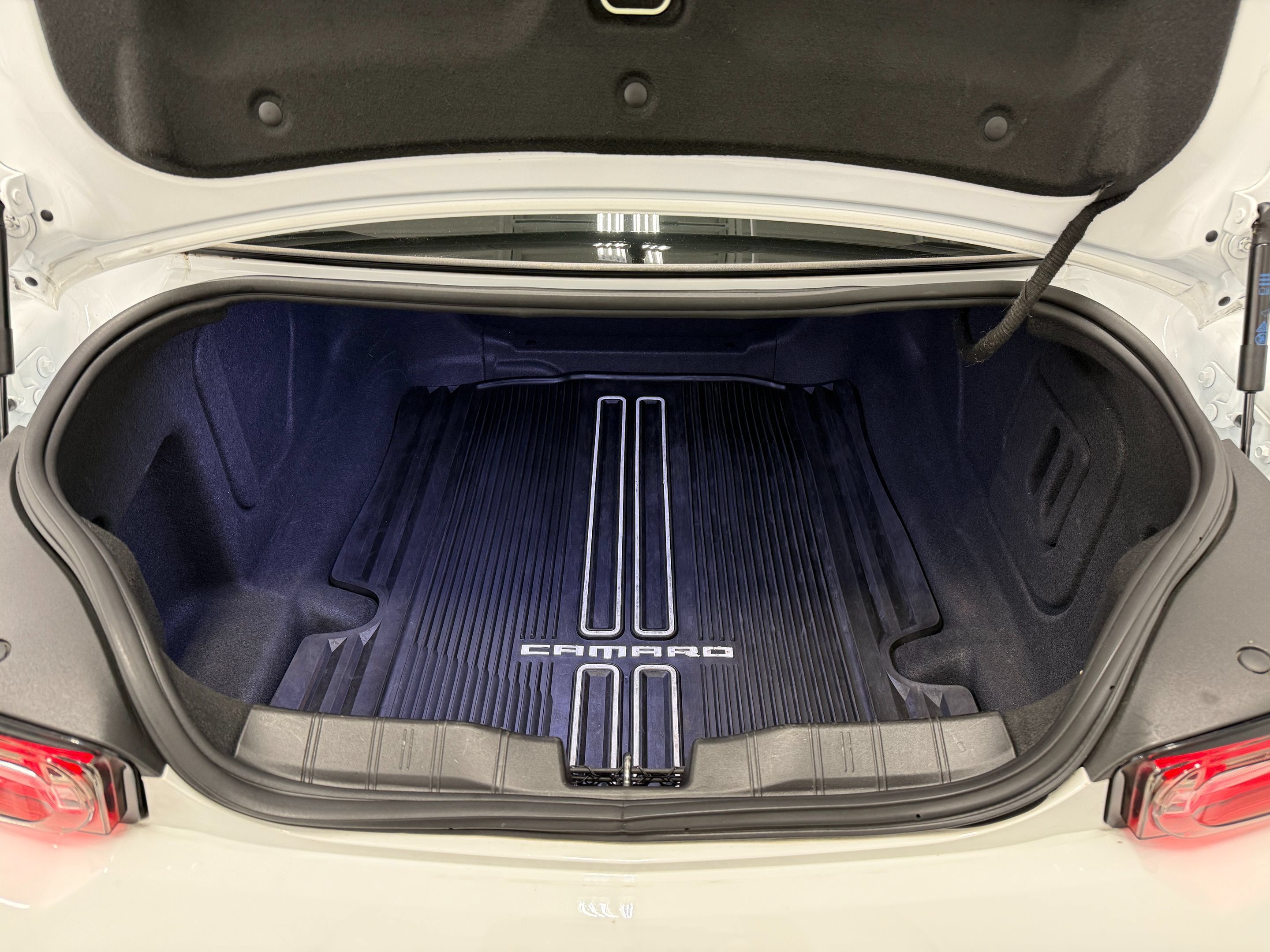 Used 2022 Chevrolet Camaro ZL1 RWD image 49
