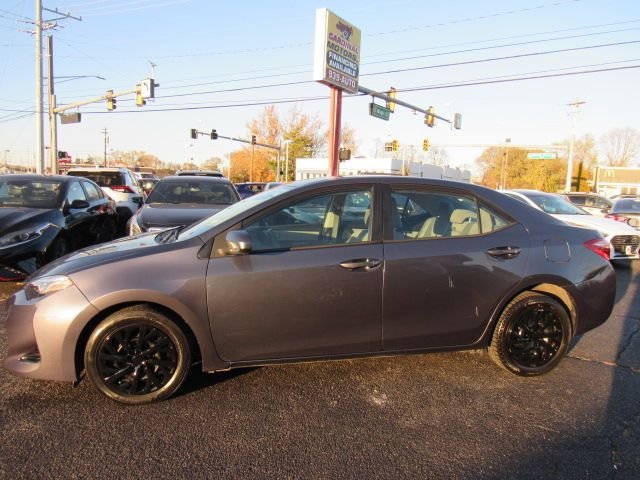 Used 2018 Toyota Corolla LE image 4