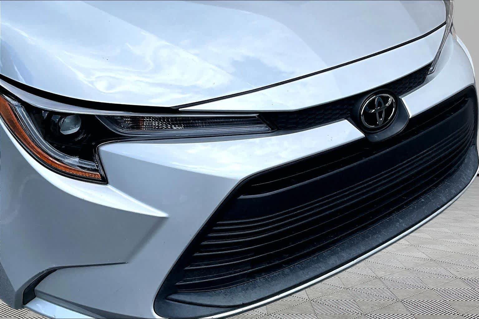 Certified 2025 Toyota Corolla LE FWD image 30