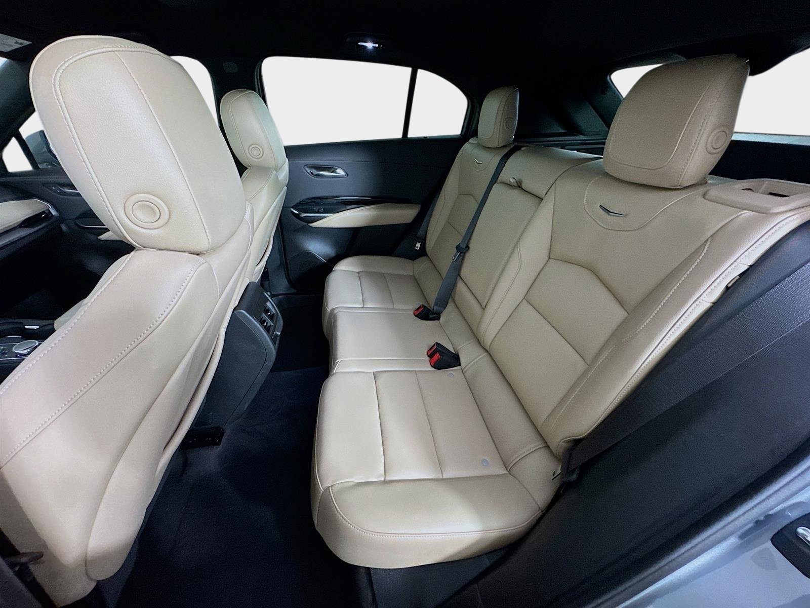 Used 2024 Cadillac XT4 Luxury w/ Cold Weather Package image 23