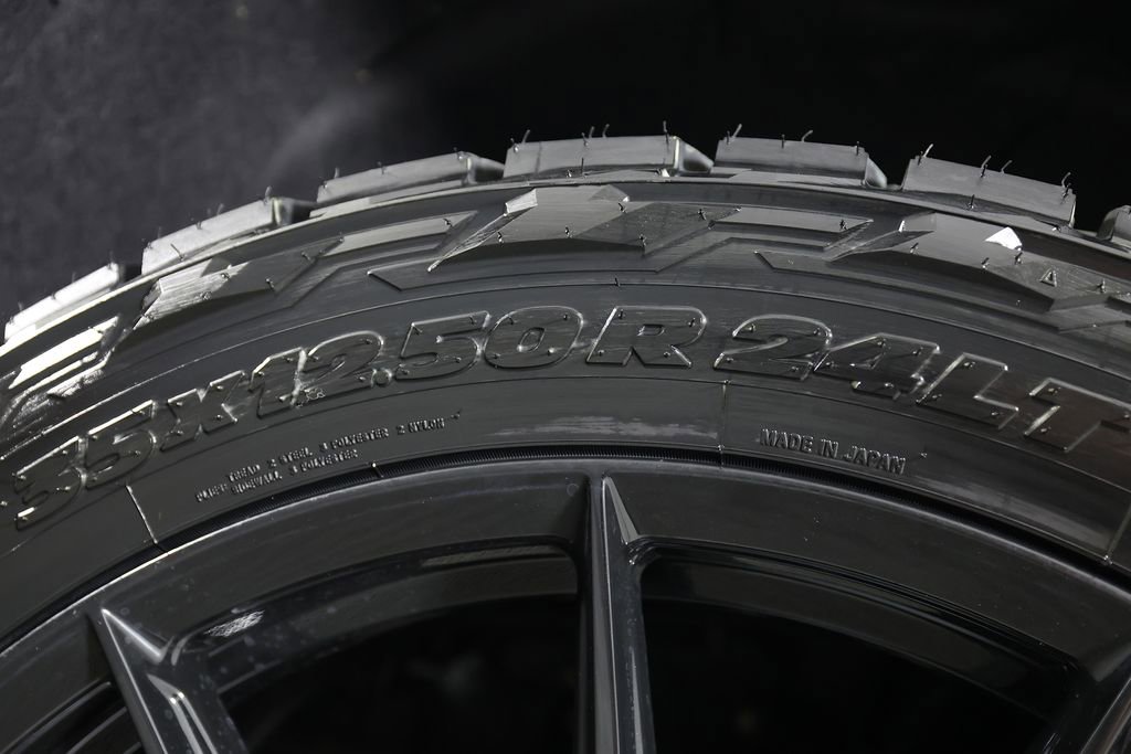 Used 2026 GMC Yukon XL Denali Ultimate w/ LPO, Illumination Package image 57