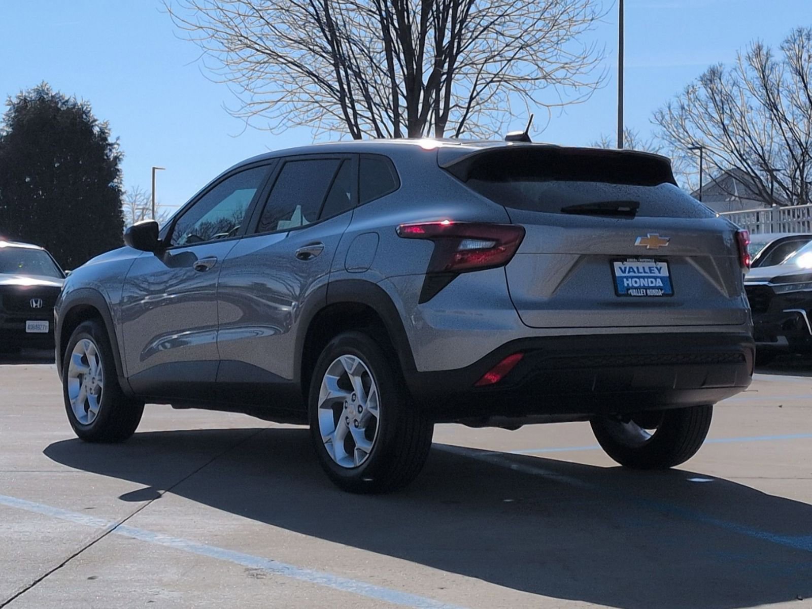 Used 2024 Chevrolet Trax LS w/ LS Convenience Package image 8