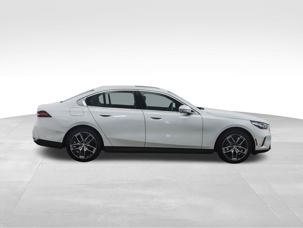Used 2026 BMW 530i xDrive image 6