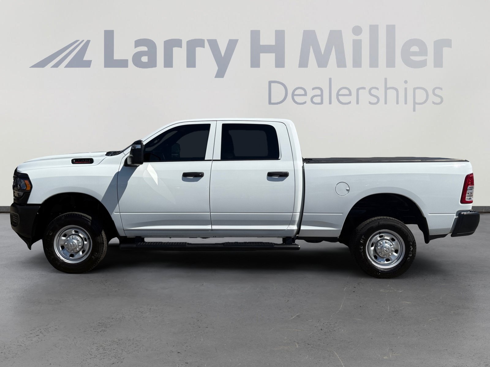 Used 2024 RAM 2500 Tradesman w/ Protection Group AWD/4WD image 2