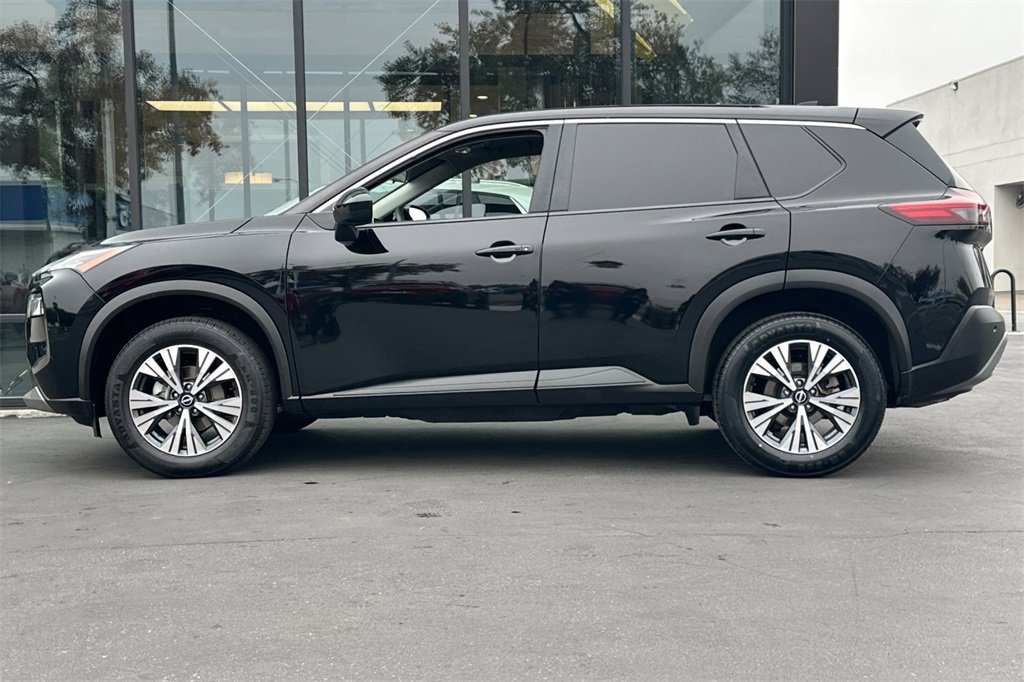 Used 2023 Nissan Rogue SV image 9