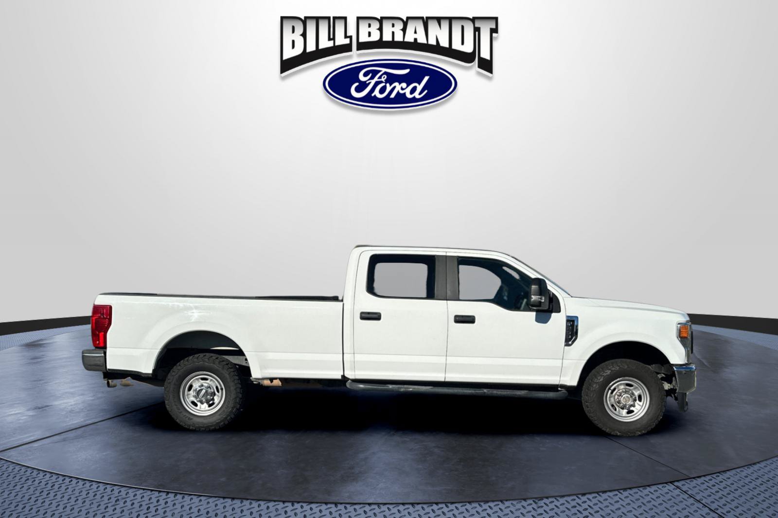 Used 2022 Ford F250 XL w/ Power Equipment Group AWD/4WD image 2
