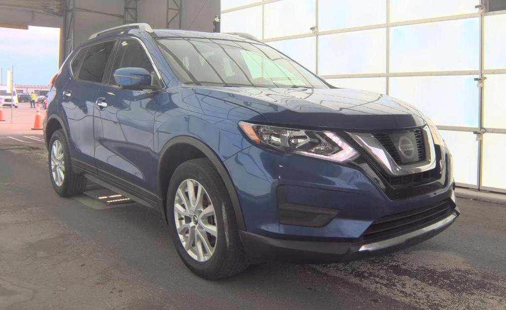 Used 2017 Nissan Rogue SV w/ SV Premium Package AWD/4WD image 1