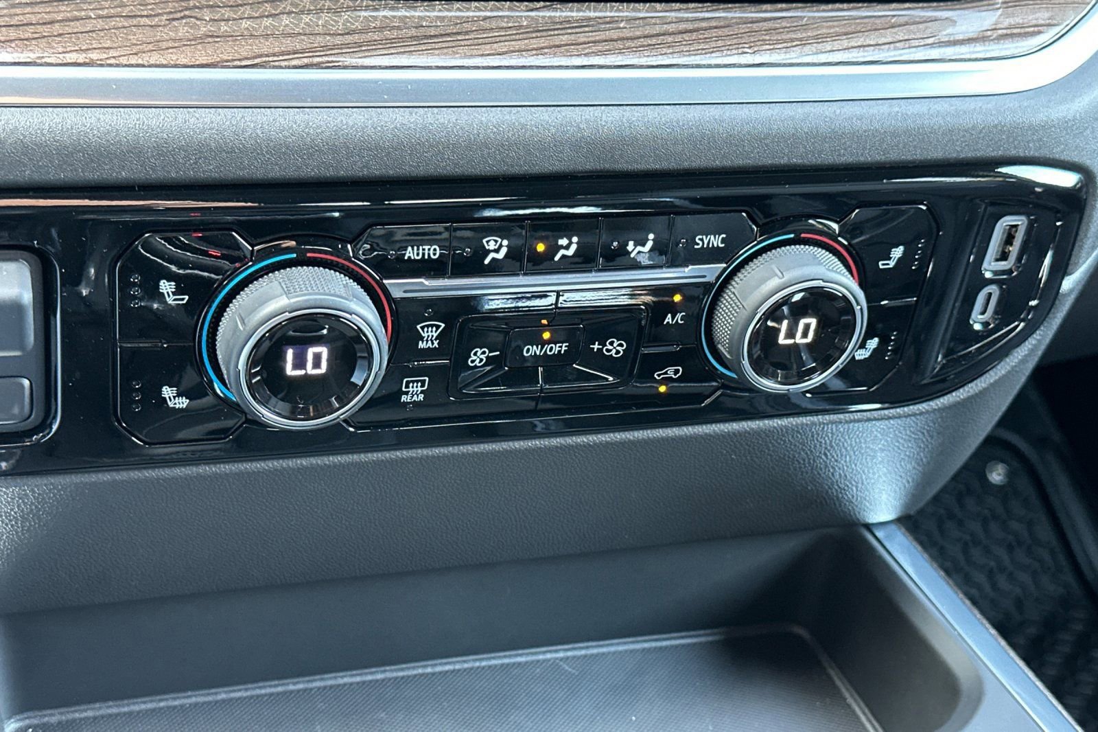 Certified 2025 Chevrolet Silverado 1500 RST w/ Convenience Package II image 21