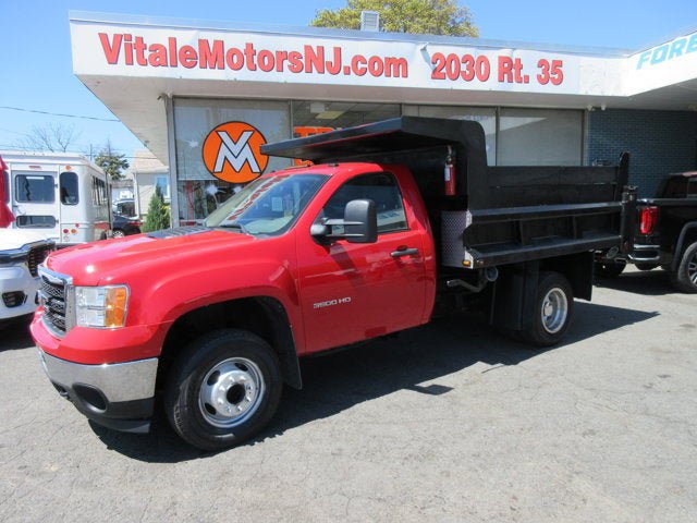 Used 2011 GMC Sierra 3500 W/T RWD image 2