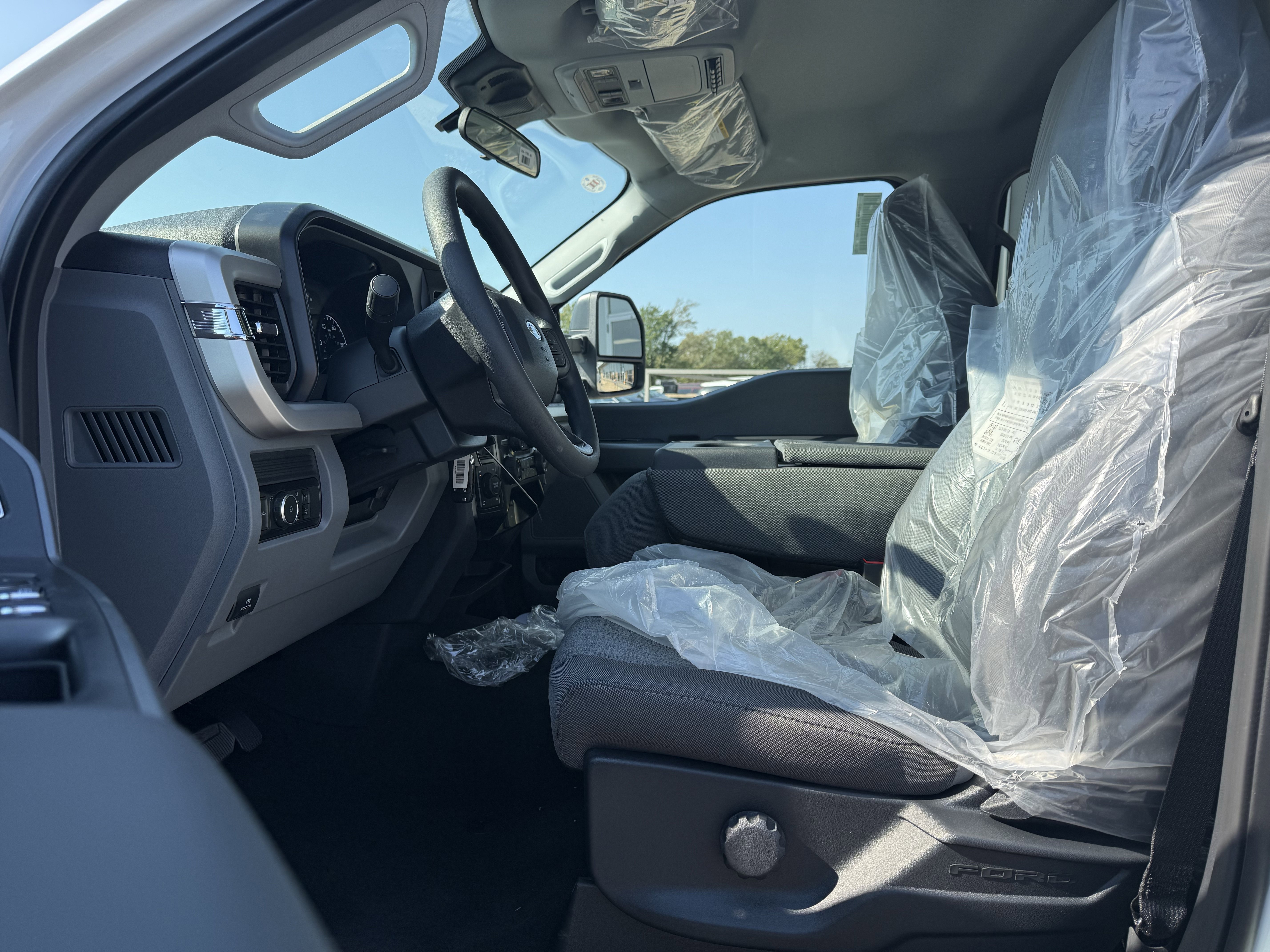 New 2026 Ford F250 4x4 Crew Cab Super Duty image 14