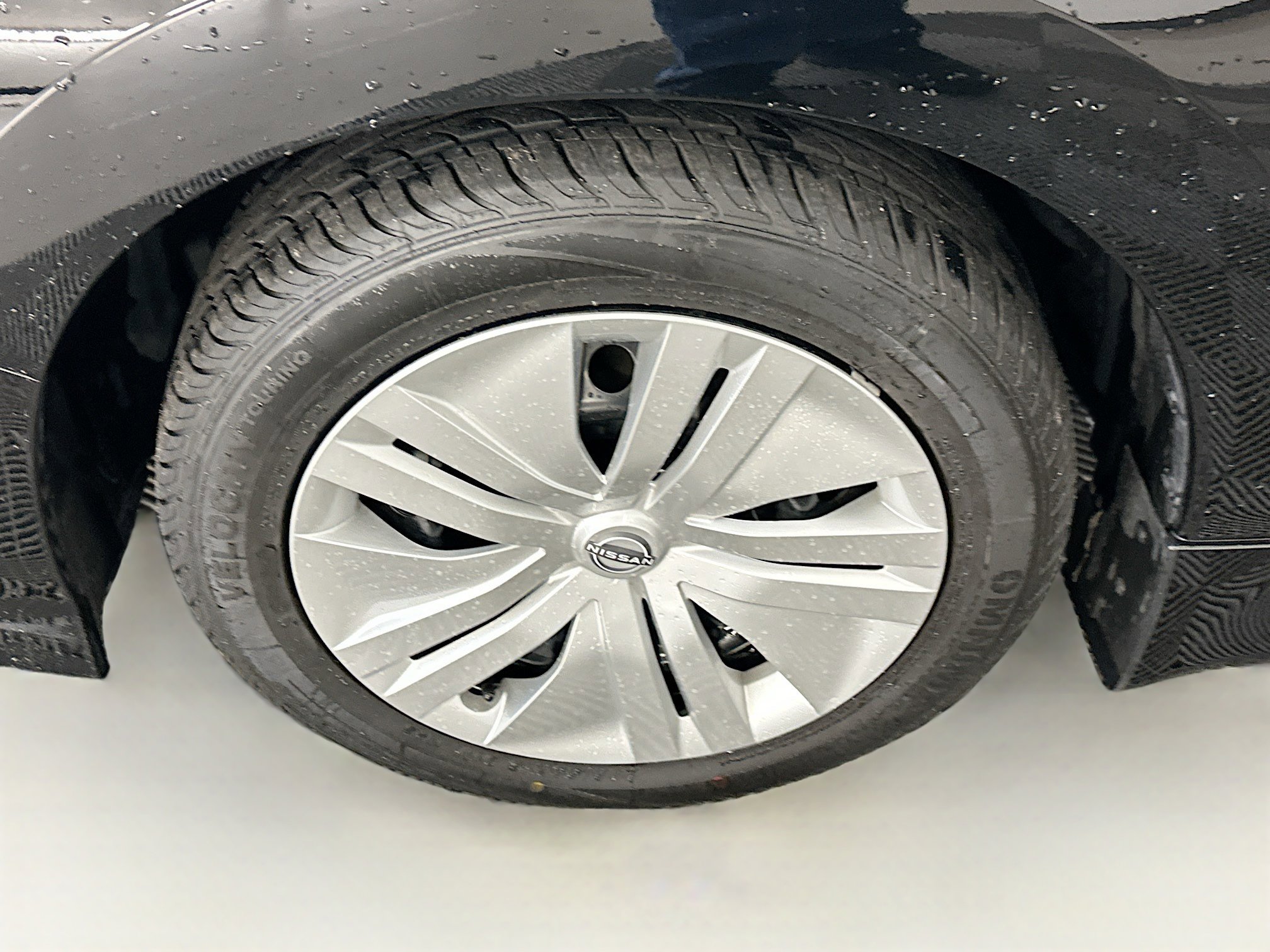 Used 2025 Nissan Leaf S FWD image 11