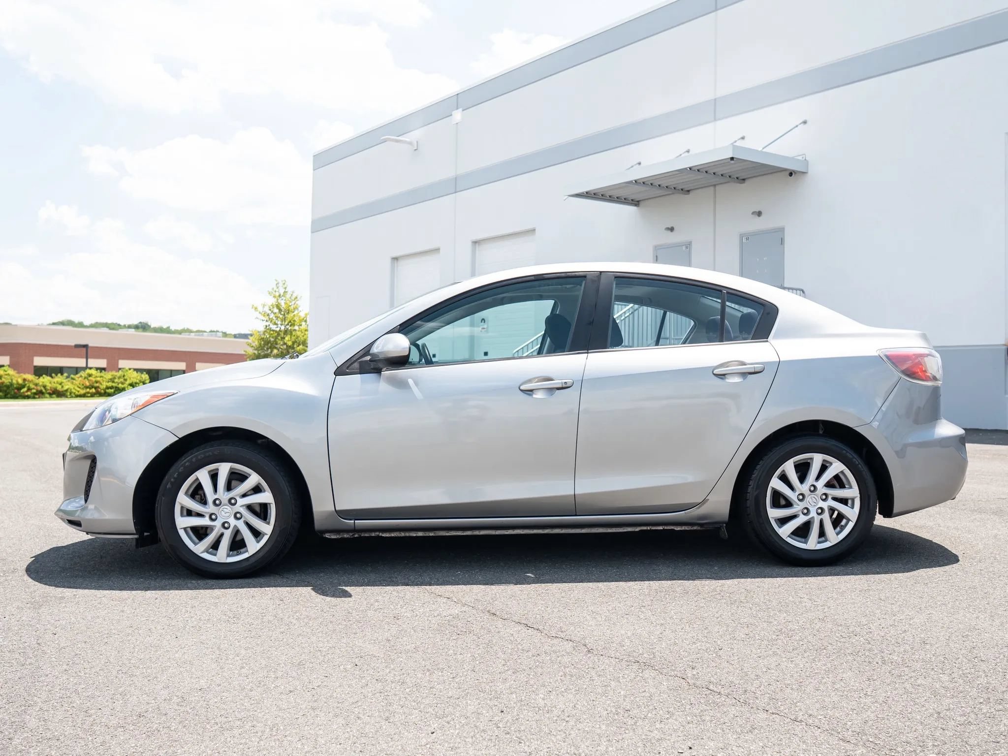 Used 2012 MAZDA MAZDA3 i Touring FWD image 3