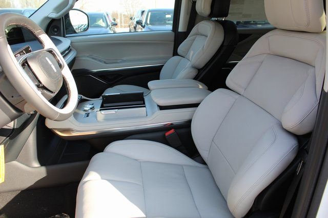 New 2026 Lincoln Navigator Reserve w/ Jet Appearance Package image 12
