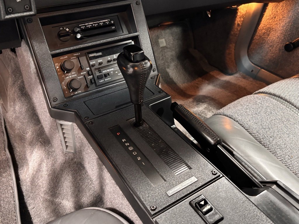 Used 1989 Chevrolet Camaro IROC-Z image 13