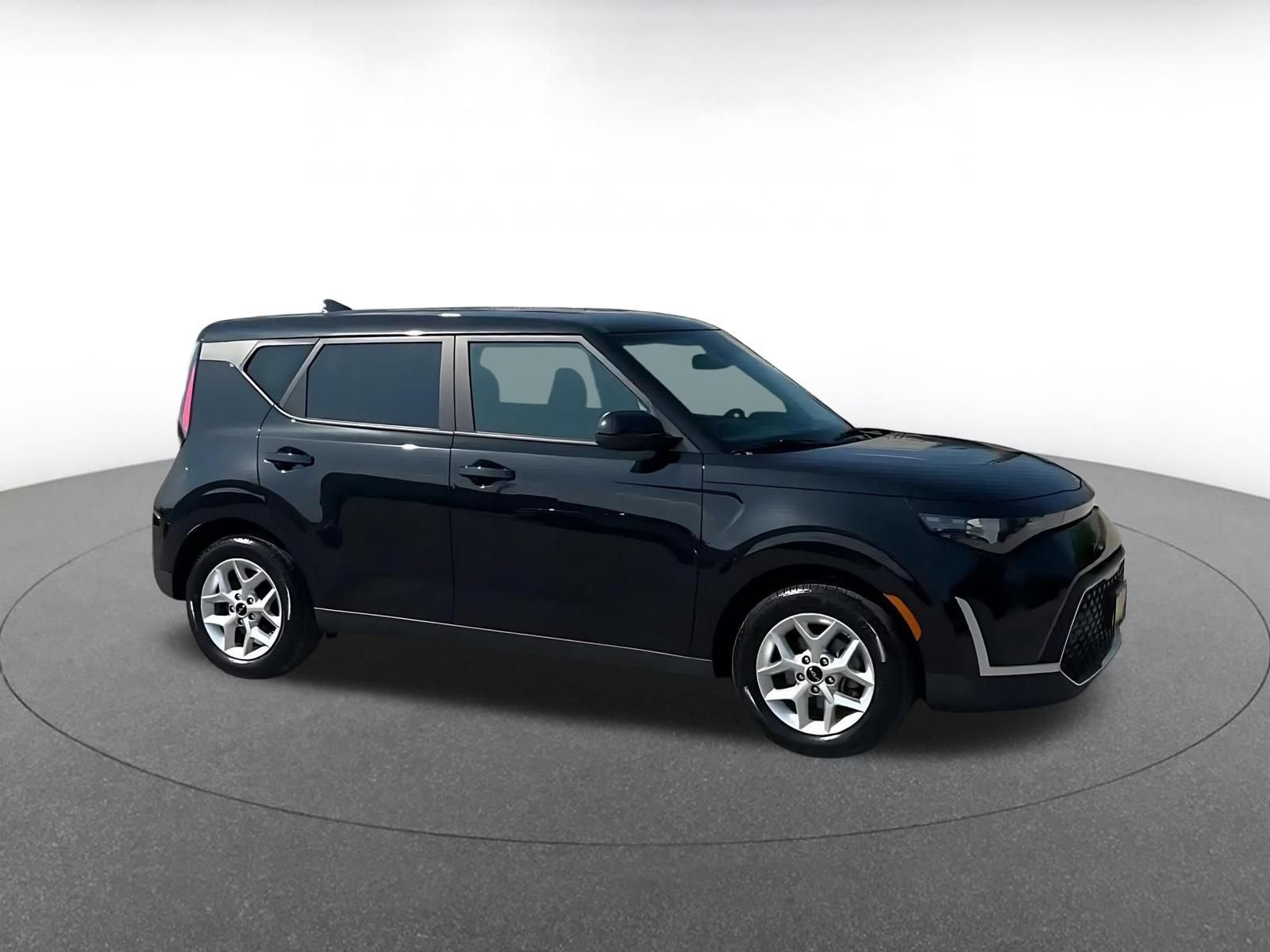 Used 2025 Kia Soul LX w/ LX Technology Package FWD video 2