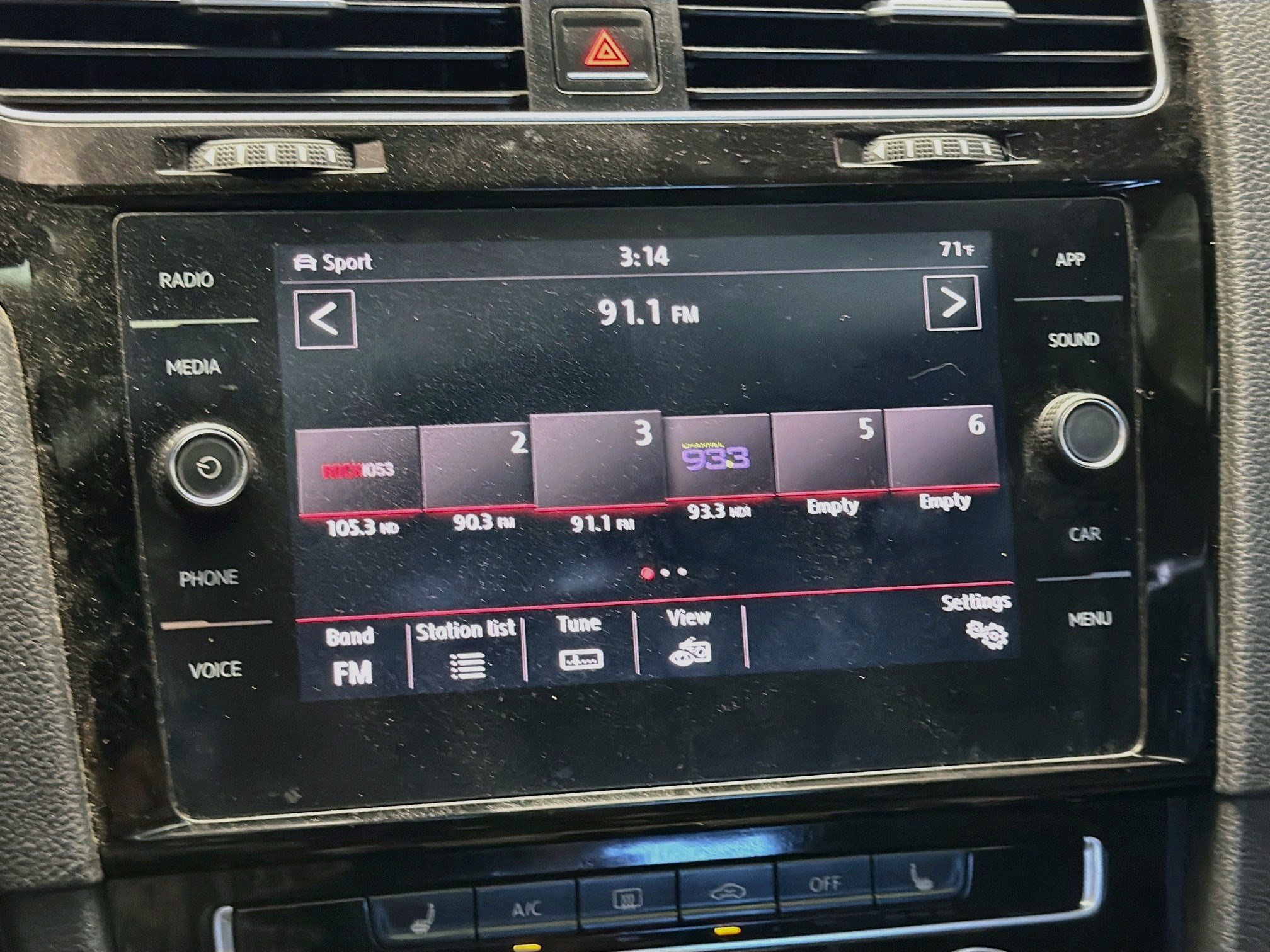 Used 2018 Volkswagen GTI SE w/ SE Leather Package FWD image 9